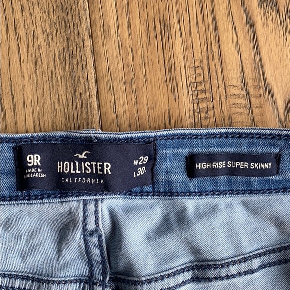 Hollister Ripped High-Rise Super Skinny Jeans - Picture 3 of 5